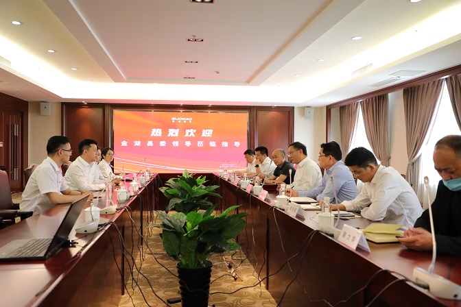 金湖县委书记贺宝祥一行慕名来sungame考察交流