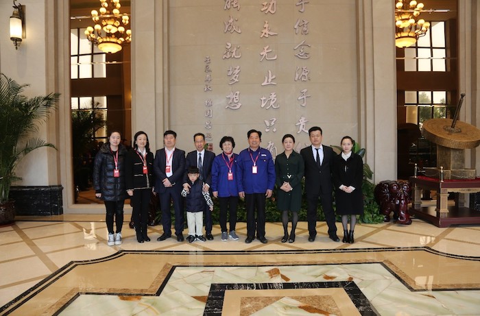 今创董事局主席俞金坤率管理团队来sungame参观交流